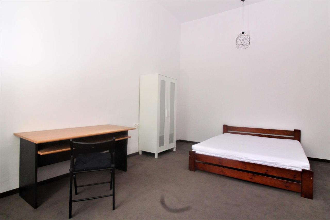 Very Big Between Old Town And Jewish Quarter Apartment *