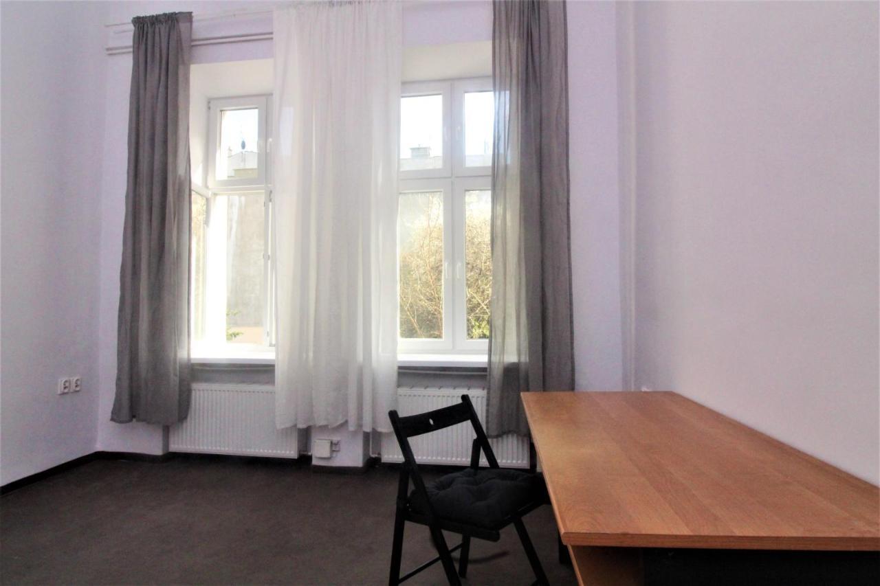 Very Big Between Old Town And Jewish Quarter Apartment